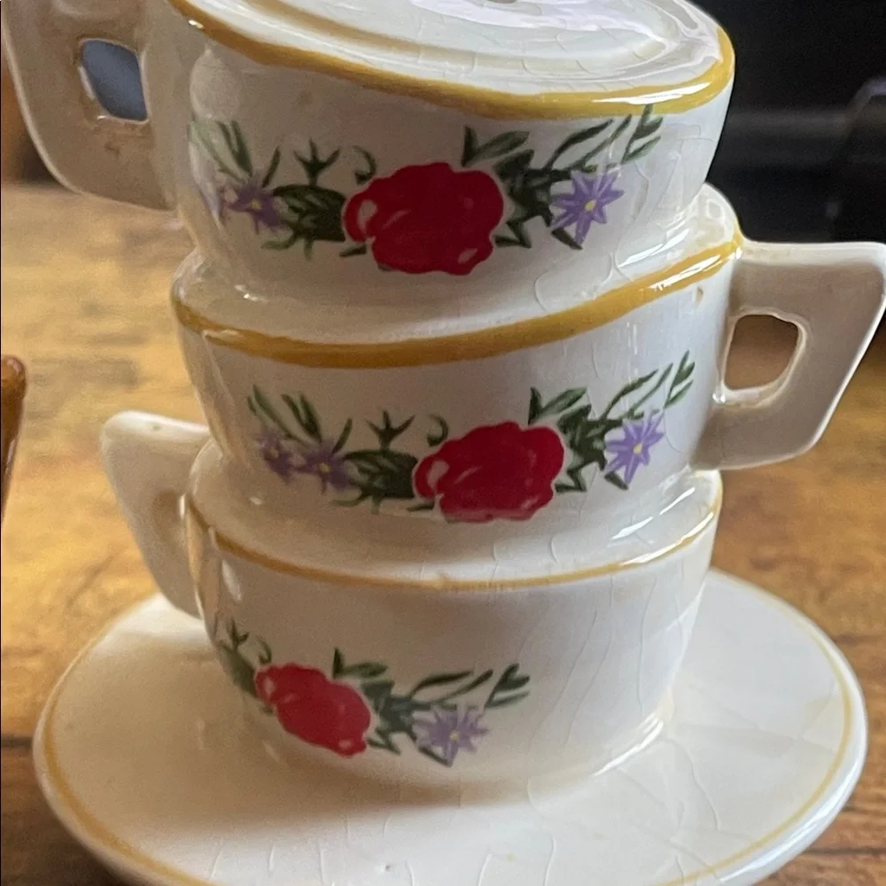vintage  Floral Ceramic  Tea Set salt n pepper  Red Rose Motif